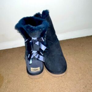 Women’s size 10 UGG boots with bows, Navy Blue